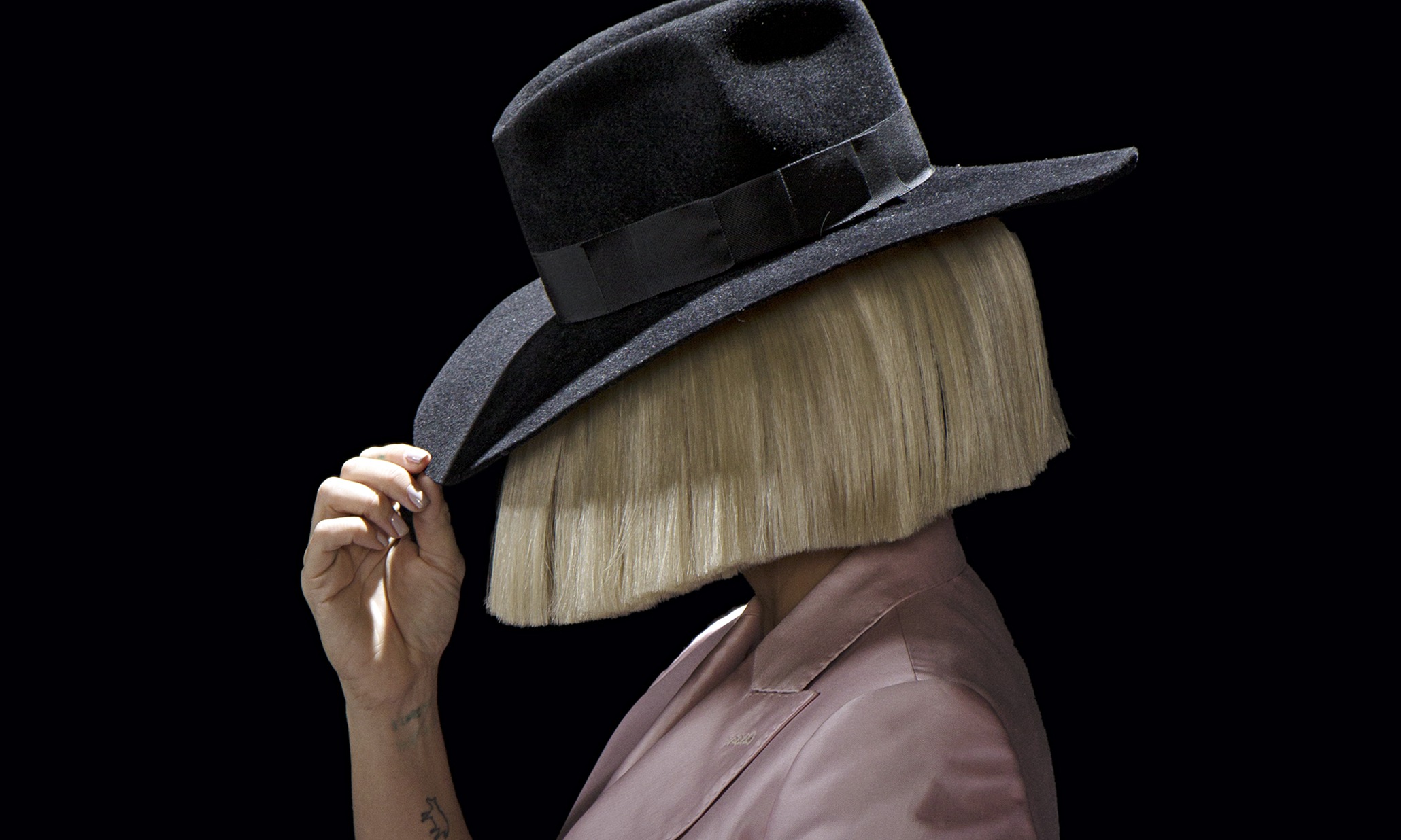 Sia estrenó «This Is Acting» y dos videoclips para «Cheap Thrills»