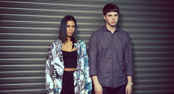 Escucha el nuevo tema de AlunaGeorge junto a Flume