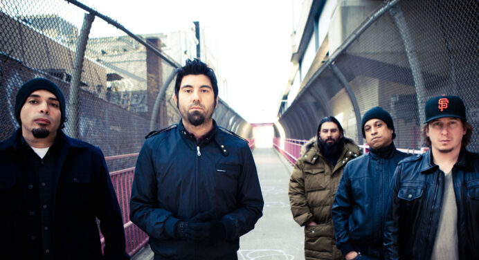 Deftones lanza Prayers/Triangles