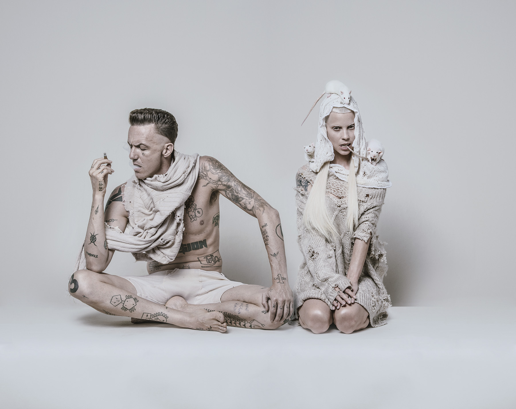 Die Antwoord anuncia nuevo mixtape ‘Suck On This’ y presentan «Dazed and Confused»