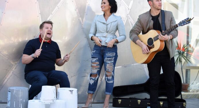 Demi Lovato y Nick Jonas en el nuevo episodio de James Corden’s Carpool Karaoke