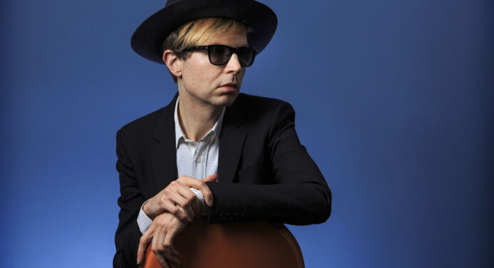 «WOW», el nuevo sencillo de Beck