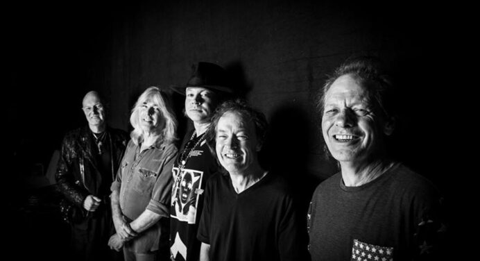 Cliff Williams, El bajista de AC/DC anuncia su retiro
