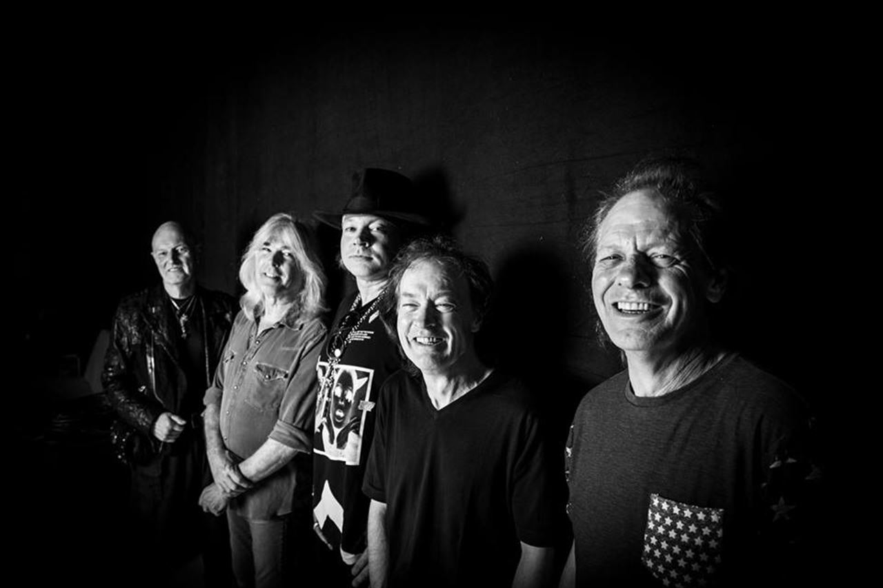 Cliff Williams, El bajista de AC/DC anuncia su retiro