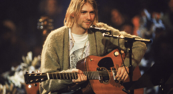 La última guitarra que tocó Kurt Cobain disputada en el divorcio de su hija