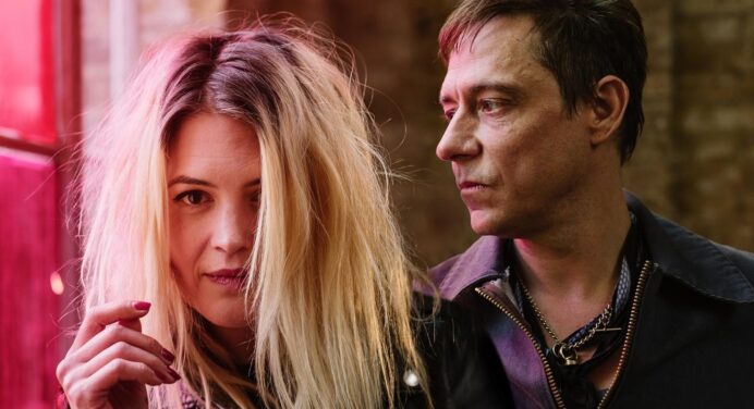 The Kills le regaló tatuajes a 15 fans para su próximo videoclip