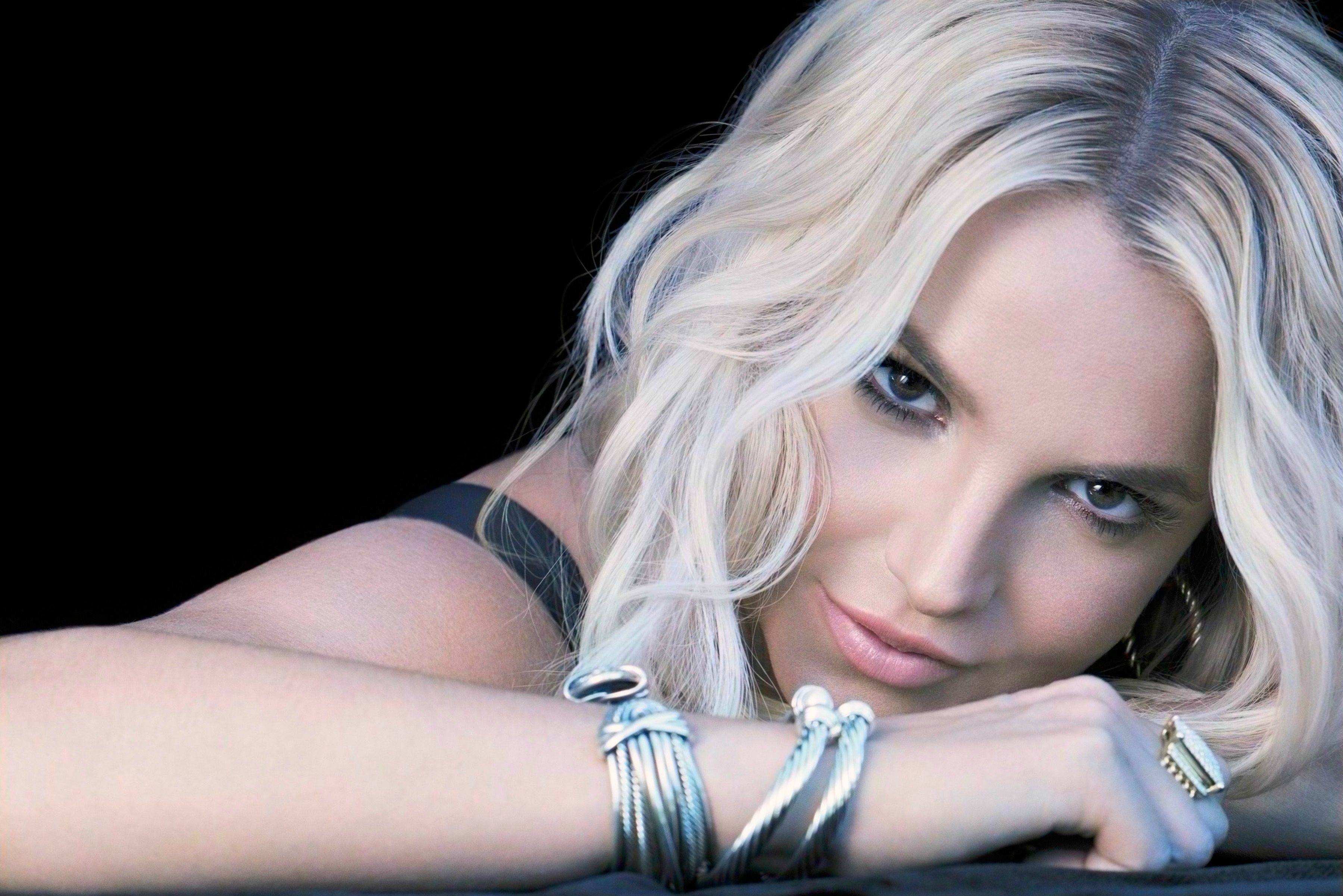 Britney Spears estrena “Make Me”