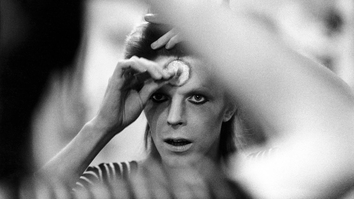 Ya comenzó la exhibición de las obras pertenecientes a David Bowie