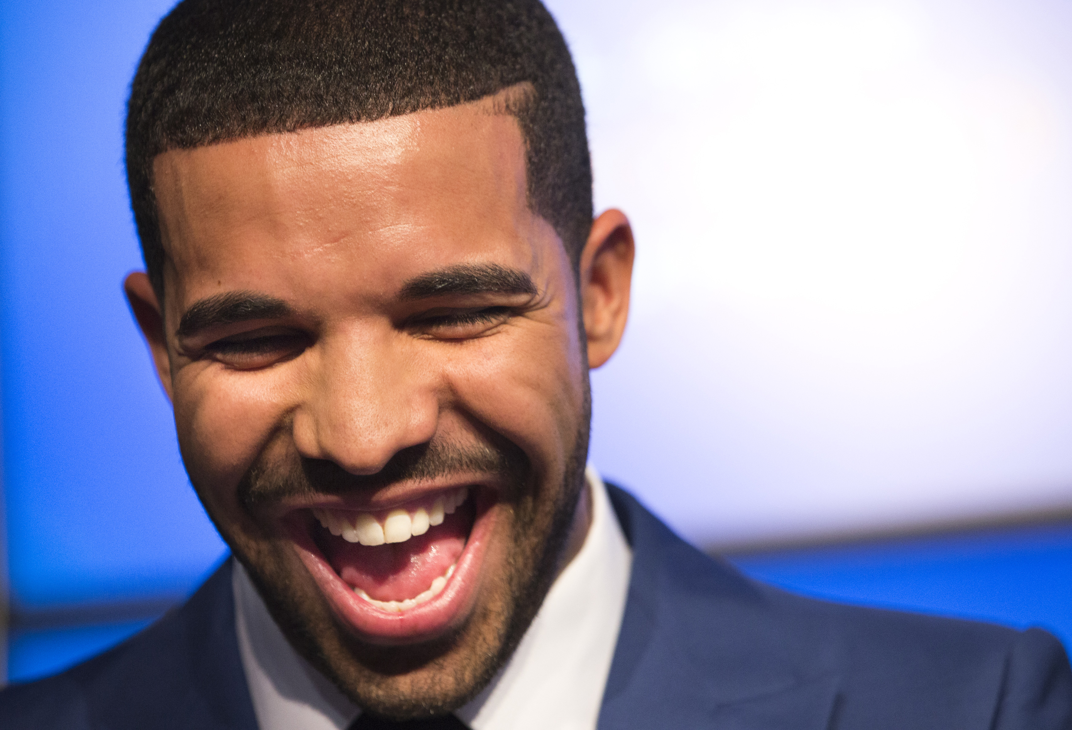 Drake alcanza récord de Michael Jackson en las listas Norteamericanas
