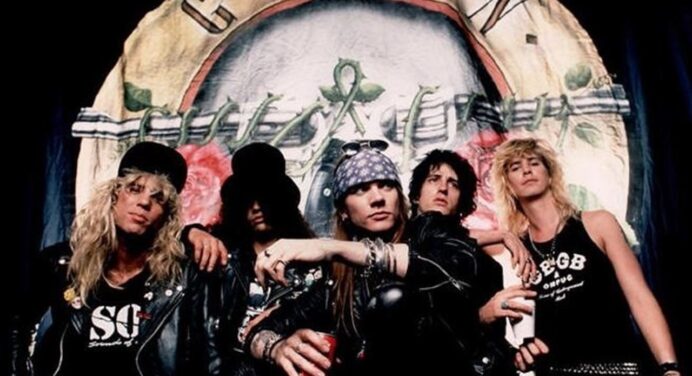 Guns N’ Roses toca con Steven Adler por primera vez desde 1990