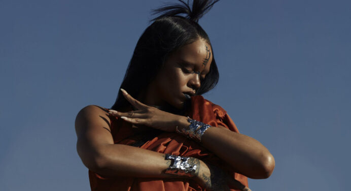 Rihanna presentó el video de su canción para Star Trek: Beyond, “Sledgehammer”