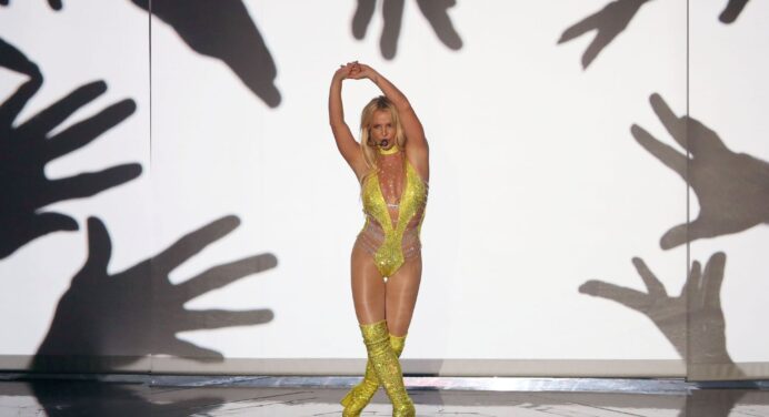 Mira el regreso de Britney Spears a los VMAs de MTV