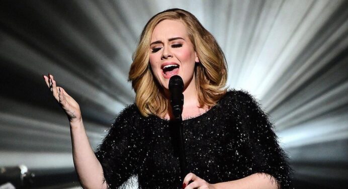 Adele podría cantar en el Super Bowl 2017