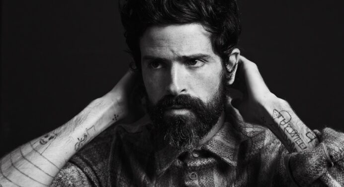 Devendra Banhart comparte un nuevo tema de ‘Ape in Pink Marble’