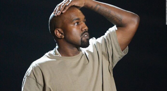 Los seguidores de Kanye West quieren que actúe en el Super Bowl