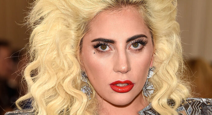 Lady Gaga fue invitada a tocar con Tame Impala en vivo