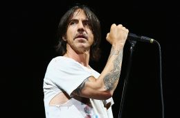 Anthony Kiedis. Red Hot Chili Peppers. Harry Styles. Colaboración. Cúsica Plus