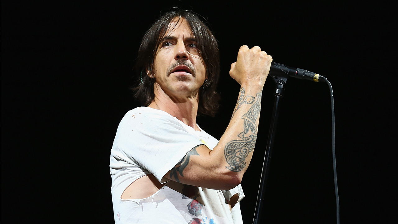 Anthony Kiedis. Red Hot Chili Peppers. Harry Styles. Colaboración. Cúsica Plus