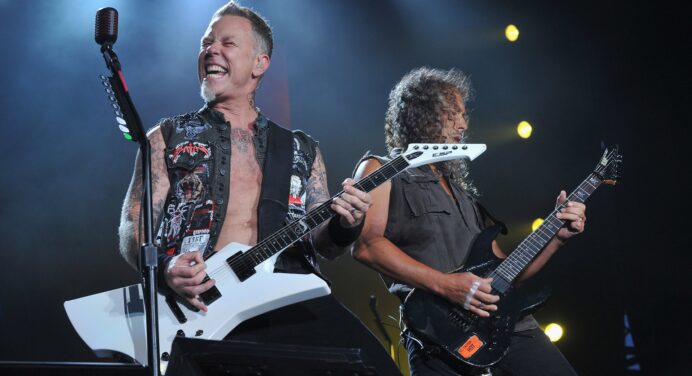 Metallica toca su nuevo sencillo “Moth Into Flame” en vivo por primera vez