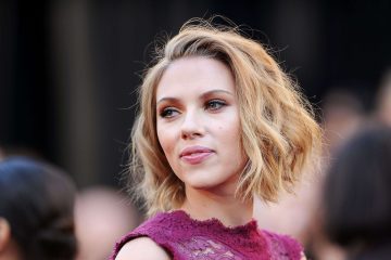 Scarlett Johansson. Sugar for Sugar. Bizarre Love Triangle. New Order. The Time is Now. Cúsica Plus