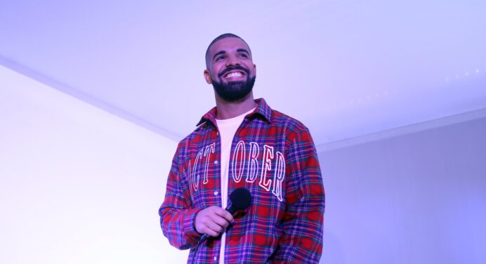 Drake rompe récord de nominaciones en los American Music Awards