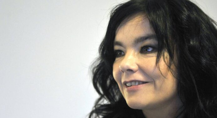 Björk presenta el teaser de su video de realidad virtual para “Family”
