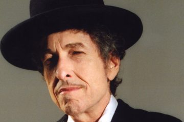 Bob Dylan retoma la guitarra para celebrar su Premio Nobel de Literatura. Cúsica Plus