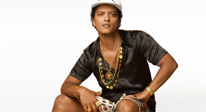 Bruno Mars anuncia nuevo álbum y presenta el tema que le da nombre “24K Magic”
