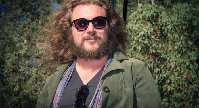 Jim James de My Morning Jacket compartió un nuevo tema: “Here In Spirit”