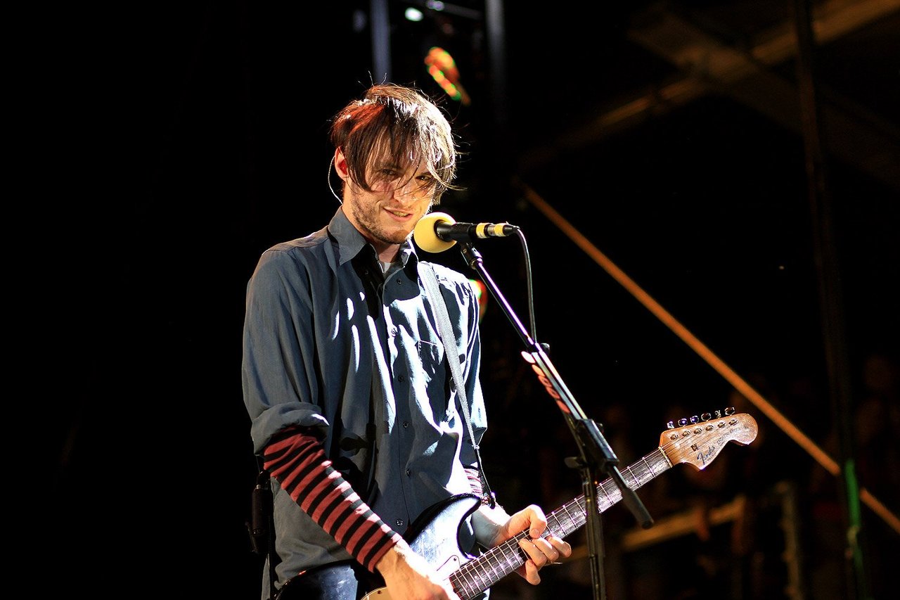 Josh Klinghoffer de Red Hot Chili Peppers versiona "Spectre" de Radiohead. Cúsica Plus