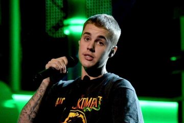 Justin Bieber no soportó los gritos de sus fanáticos y abandonó la tarima en Inglaterra. Cúsica Plus
