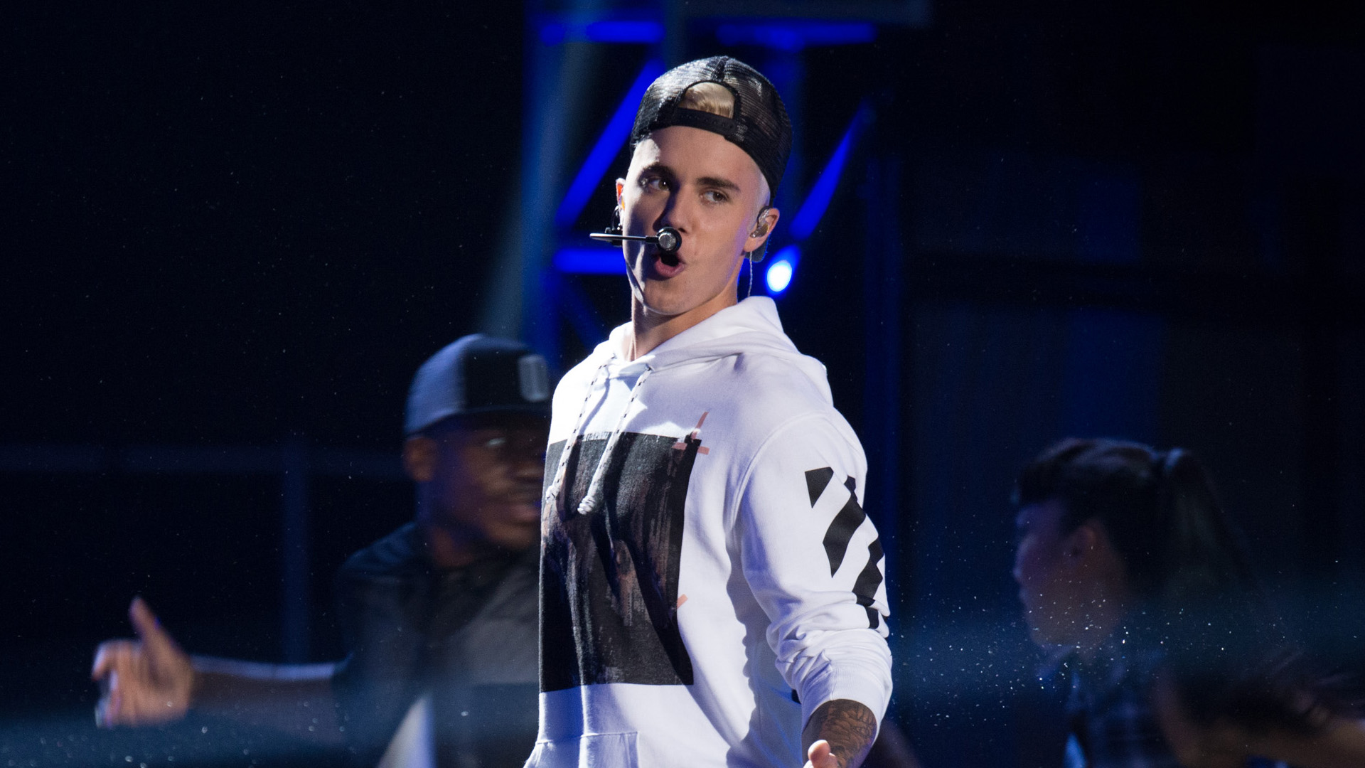 Justin Bieber explicó por qué abandonó el escenario durante una presentación en Manchester. Cúsica Plus