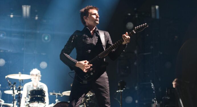 Muse quiere un escenario con imanes que los haga levitar en su próxima gira