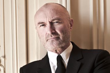 Phil Collins tocó “In The Air Tonight” junto a The Roots en The Tonight Show. Cúsica Plus