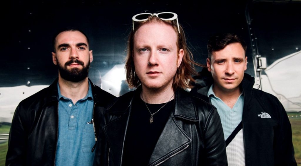 Gameshow' el nuevo álbum de Two Door Cinema Club ya salió | CusicaPlus