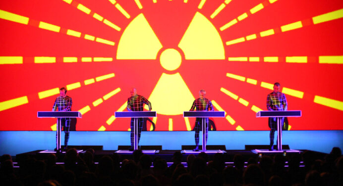 Cancelan el concierto de Kraftwerk en Buenos Aires debido a la prohibición de festivales de música electrónica