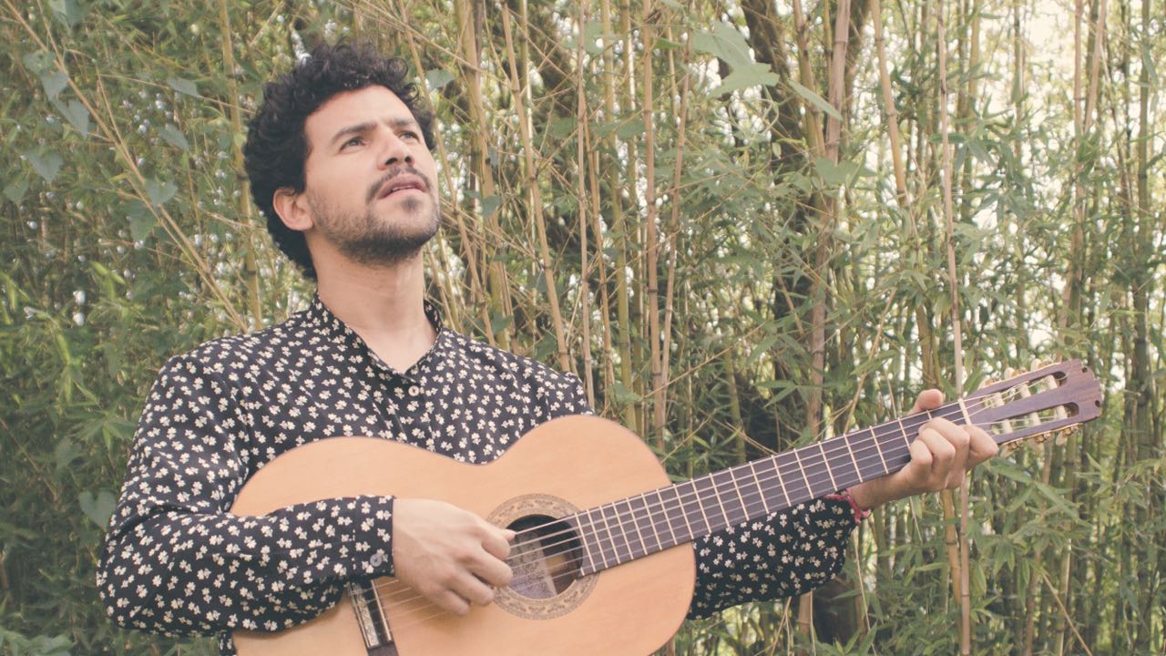 José Delgado presenta su nuevo sencillo “Prender fuego y esperar”. Cusica Plus