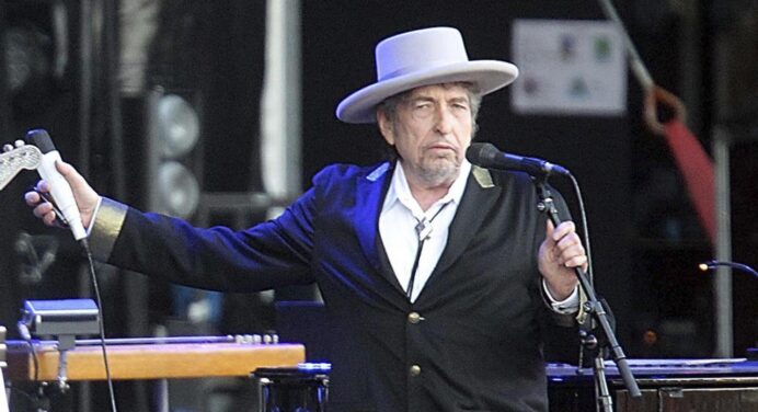 Bob Dylan no asistirá a la ceremonia del Premio Nobel