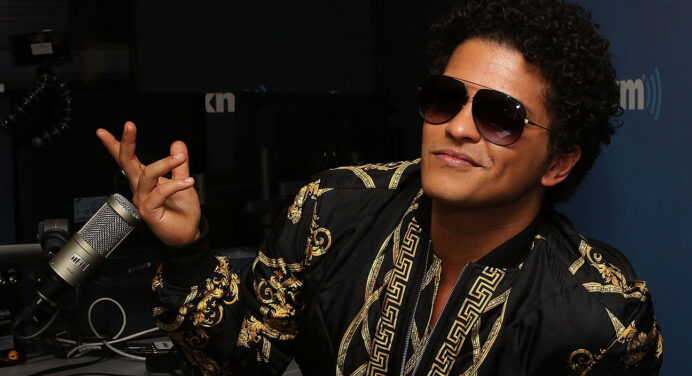 Mira las presentaciones de Bruno Mars y Green Day en los MTV EMA