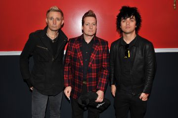 Mira el video para “Still Breathing” de Green Day. Cúsica Plus