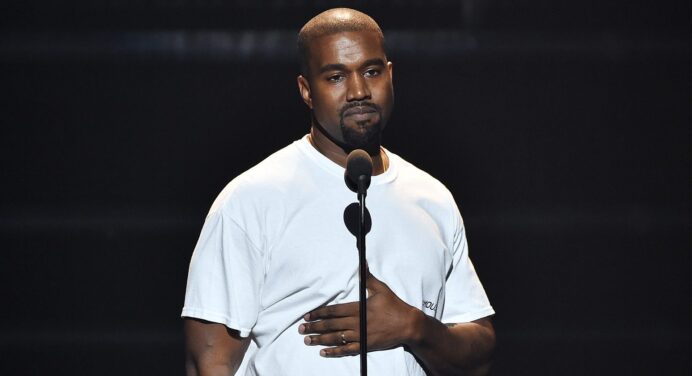 Kanye West abandona un concierto luego de perder la voz