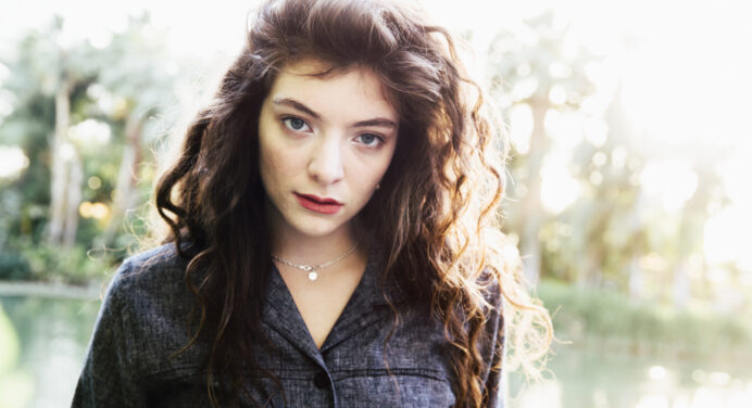 Lorde reflexiona sobre volverse adulto y habla sobre su nuevo disco