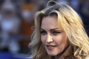 Madonna cantó “Imagine” de John Lennon y algunos de sus clásicos para celebrar el cierre de campaña de Hillary Clinton. Cúsica Plus