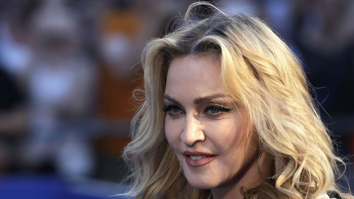 Madonna cantó “Imagine” de John Lennon y algunos de sus clásicos para celebrar el cierre de campaña de Hillary Clinton. Cúsica Plus