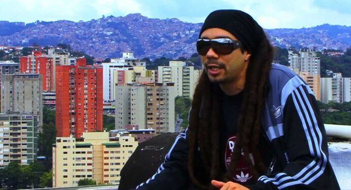 Onechot presenta su nuevo sencillo “Postales de Caracas”