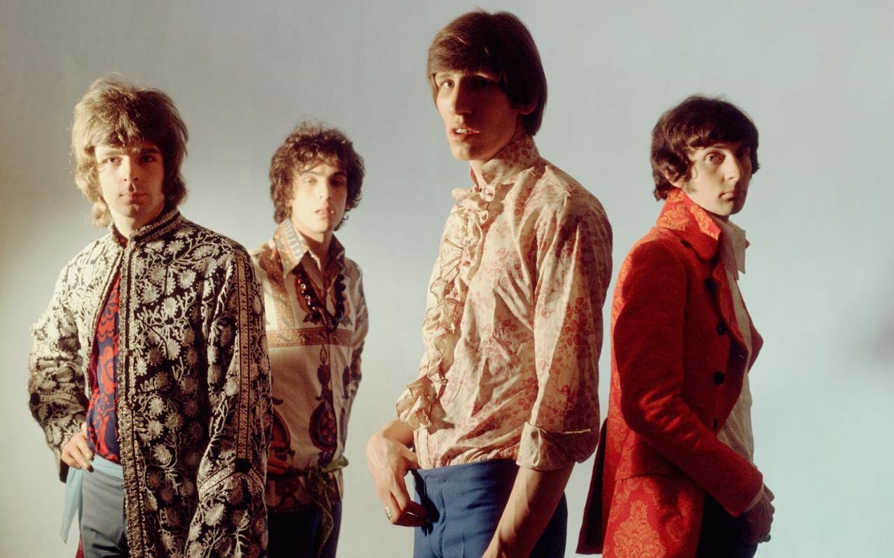 Escucha una canción nunca antes publicada de Pink Floyd escrita por Syd Barrett. Cúsica Plus