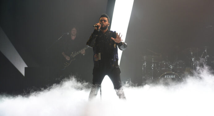 Mira a The Weeknd en The Ellen Show, su primera presentación en la televisión diurna