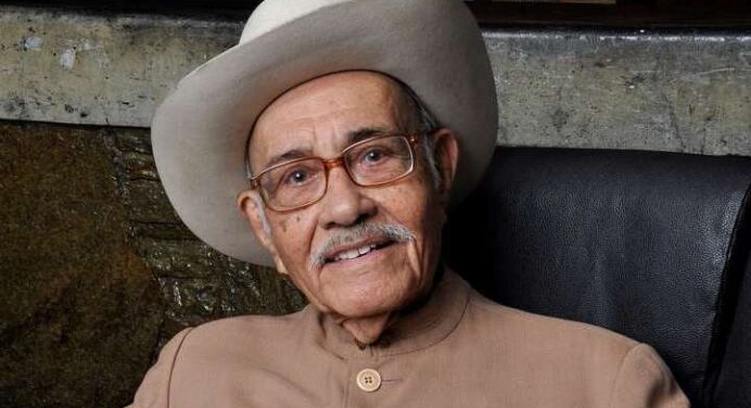 El poeta y presidente de SACVEN Tomás Torres Molina fallece a los 89 años