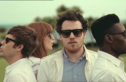 Metronomy publica el videoclip de “Hang Me Out to Dry”. Cusica Plus