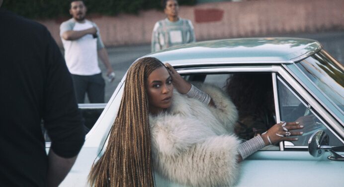 Beyoncé es la primera artista en estar nominada en cuatro géneros distintos para los Premios Grammy